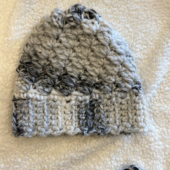 Handmade over the head ladies hat and matching scarf - Picture 3 of 3